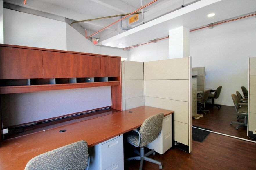 More Photos Of 120-140 S Indian River Dr, Fort Pierce Coworking Space