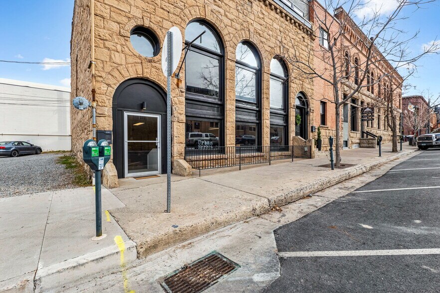 More Photos Of 120 W 9th St, Durango Flex For Lease