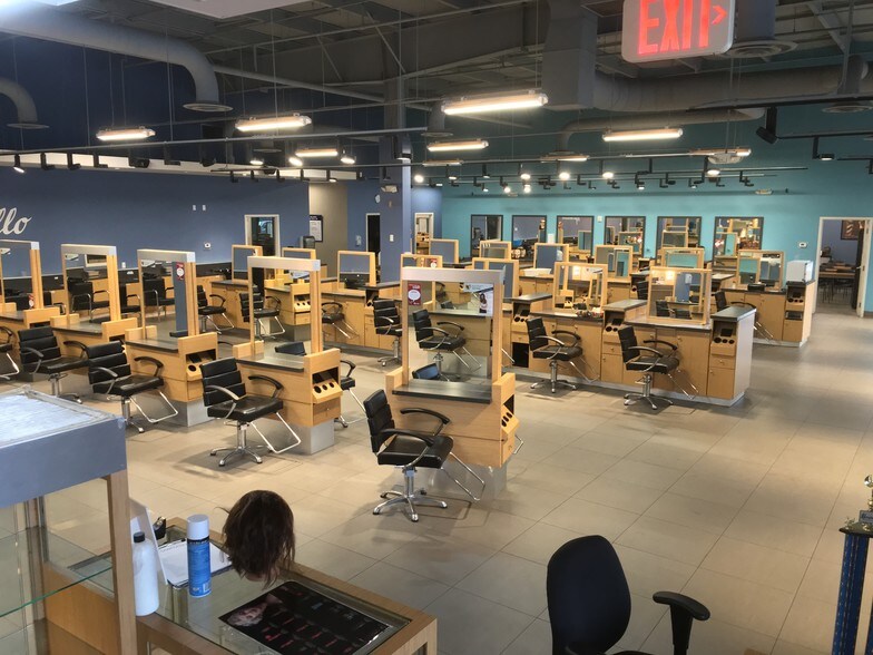 More Photos Of 500 Kings Hwy E, Fairfield Freestanding For Lease