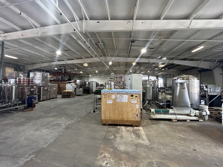 More Photos Of 2650 Jewett Ln, Sanford Manufacturing For Lease