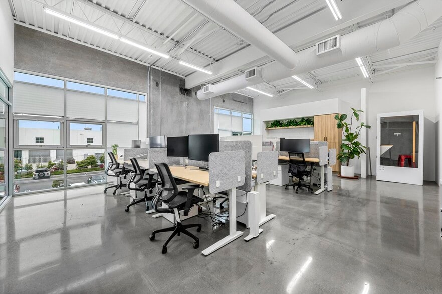 More Photos Of 1245 Factory Pl, Los Angeles Loft Creative Space For Lease