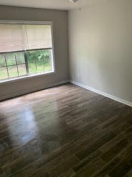 More Photos Of 323 S King Ave, Pine Mountain Apartments For Sale