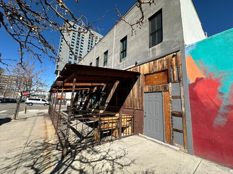 More Photos Of 2100 Curtis St, Denver Restaurant For Sale
