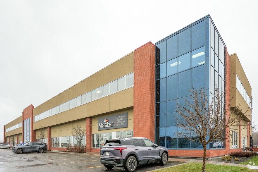 More Photos Of 1984 5E Rue, Lévis Office For Lease