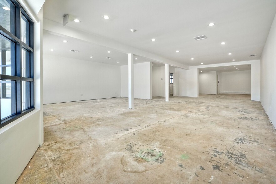 More Photos Of 1045 Main St, Ramona Freestanding For Lease