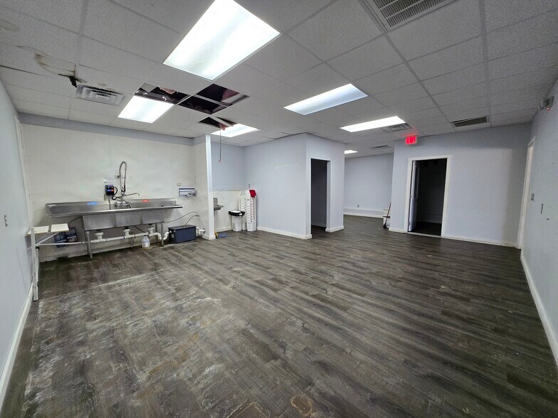 More Photos Of 1337 Gause Blvd, Slidell Storefront For Lease