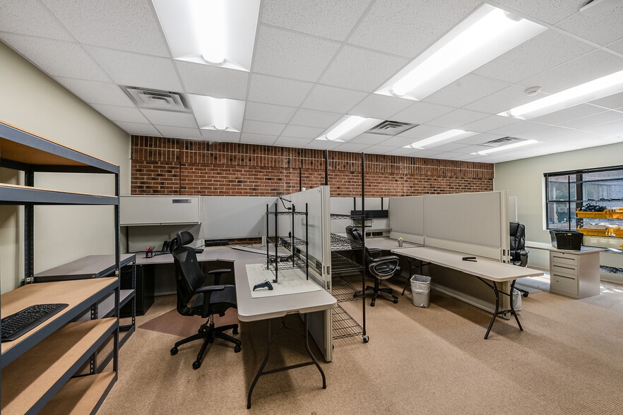 More Photos Of 605 Eastowne Dr, Chapel Hill Office For Lease