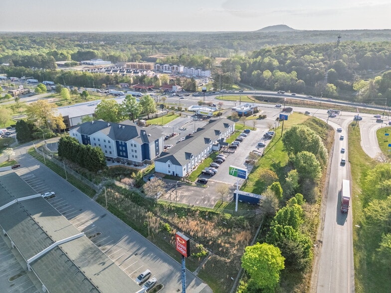 More Photos Of 1901 Broadcast St, Gastonia Hotel For Sale