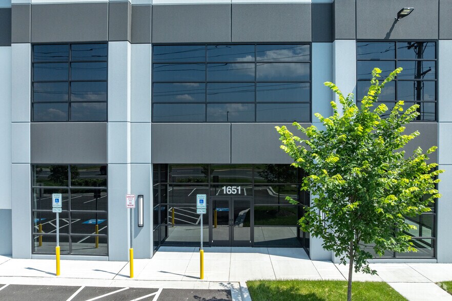 More Photos Of 1651 Sparrows Point Blvd, Sparrows Point Industrial For Lease
