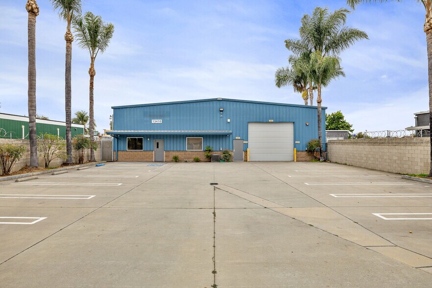More Photos Of 13410 Waco St, Baldwin Park Manufacturing For Lease