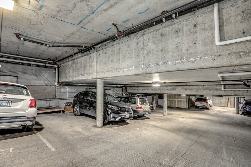 More Photos Of 5430 California Ave SW, Seattle Office For Sale