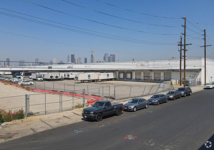 Primary Photo Of 1205-1321 Wholesale St, Los Angeles Warehouse For Lease