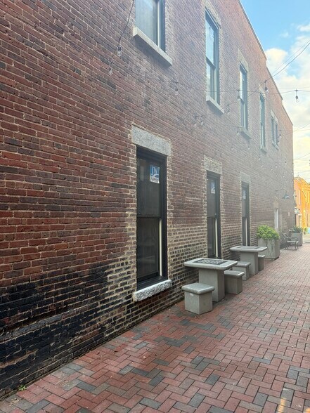 More Photos Of 121 N Main St, Salisbury Storefront Retail Office For Lease