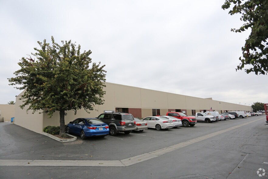More Photos Of 1081 N Shepard St, Anaheim Warehouse For Lease