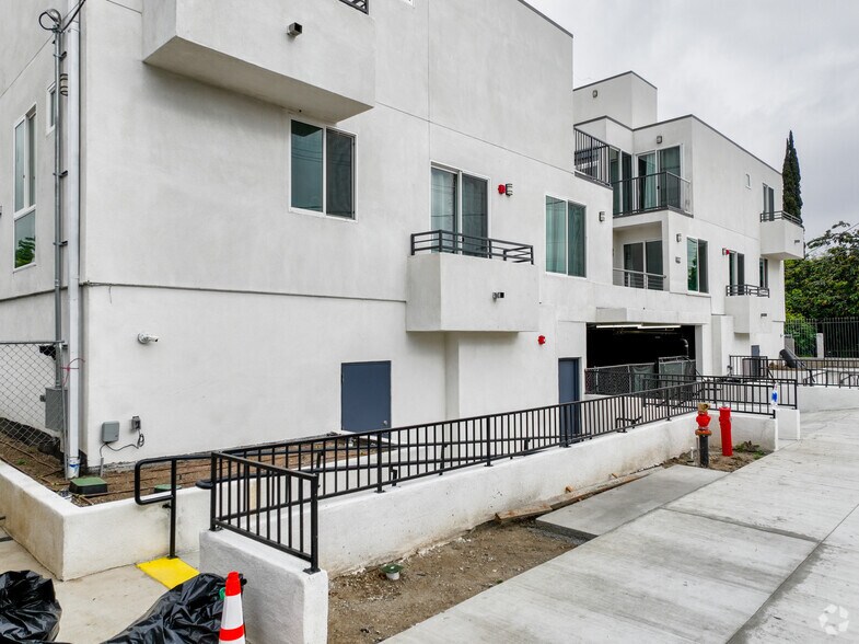 More Photos Of 8837 Burnet Ave, North Hills Apartments For Sale