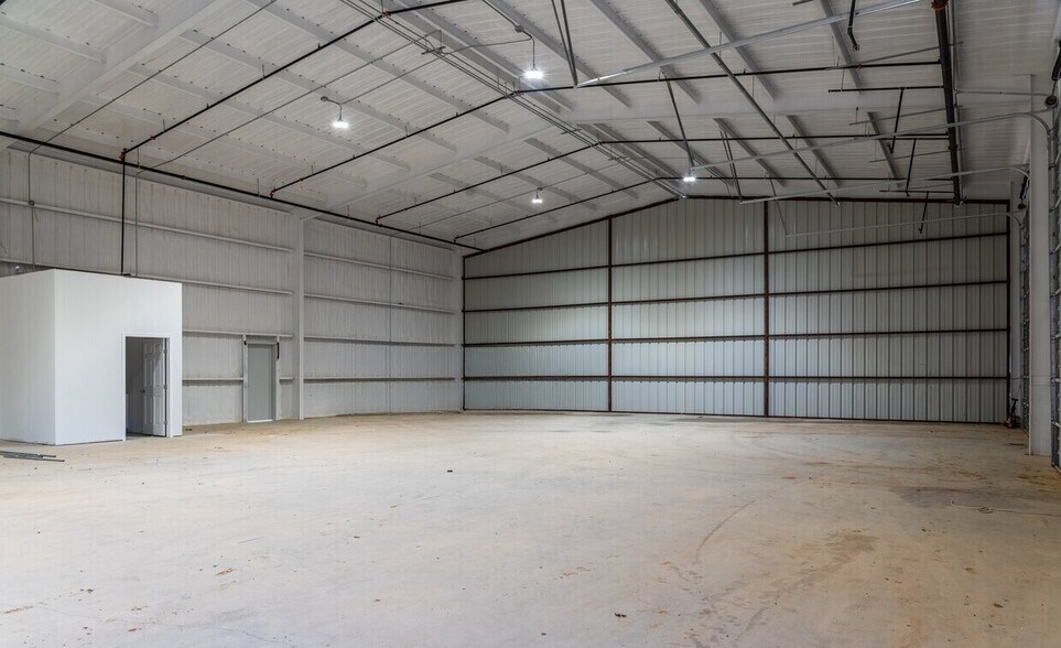 More Photos Of 12308 Rendon Rd, Burleson Industrial For Sale