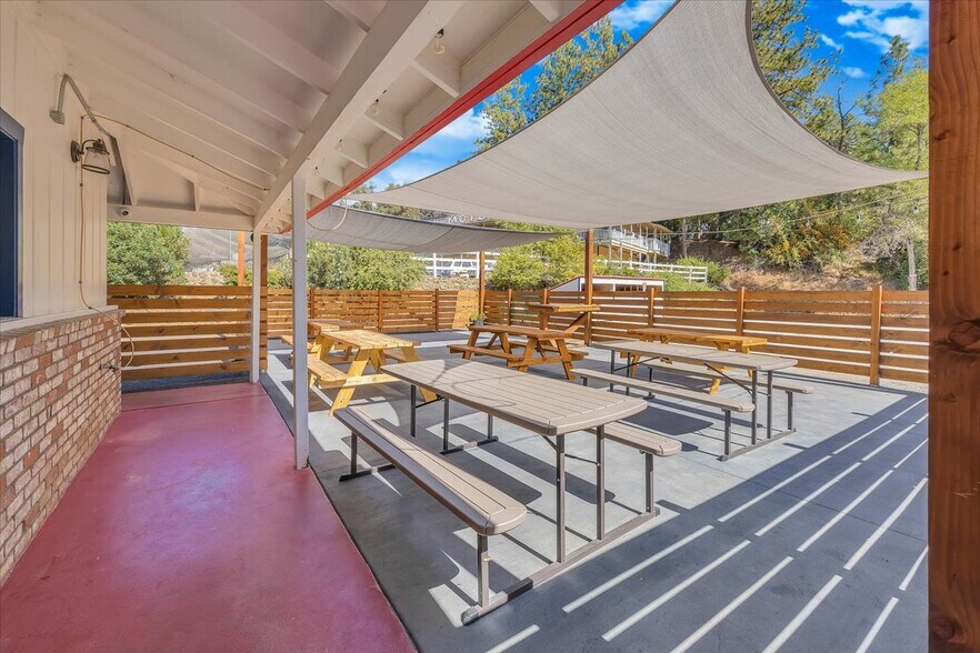 More Photos Of 22652 Parrotts Ferry Rd, Columbia Restaurant For Sale