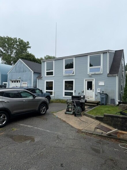 Primary Photo Of 67R Village St, Marblehead Industrial For Lease