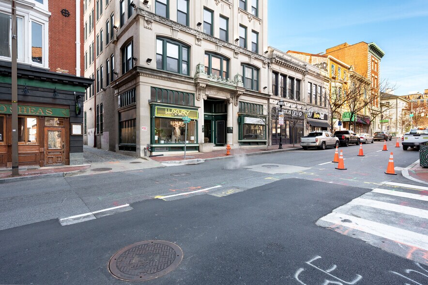 More Photos Of 330 N Charles St, Baltimore Apartments For Lease