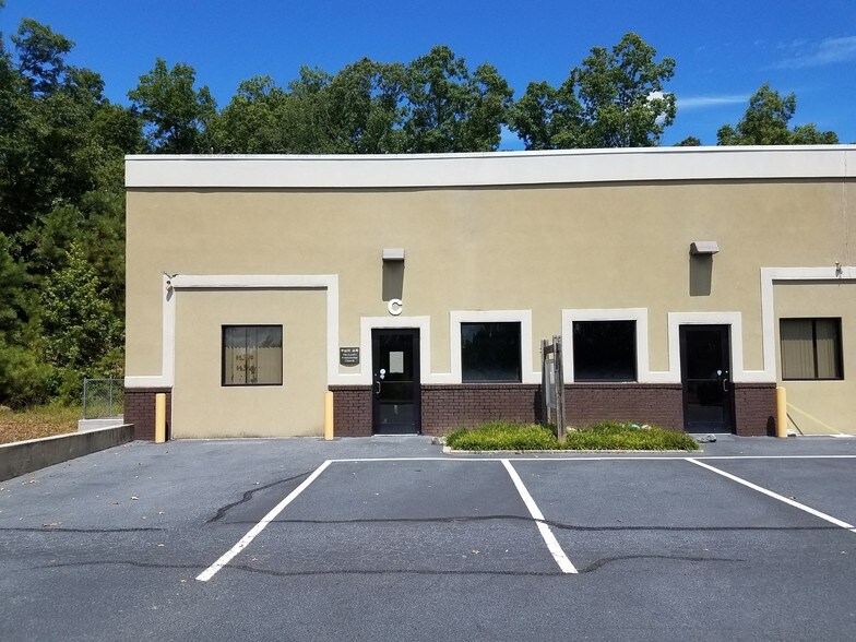 More Photos Of 3768 Peachtree Crest Dr, Duluth Warehouse For Lease