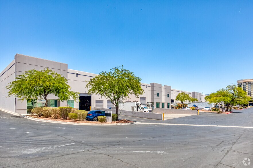 More Photos Of 4701 Cameron St, Las Vegas Industrial For Sale