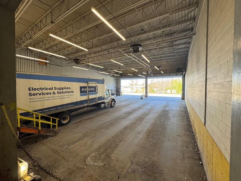 More Photos Of 92 Perry Rd, Bangor Warehouse For Sale