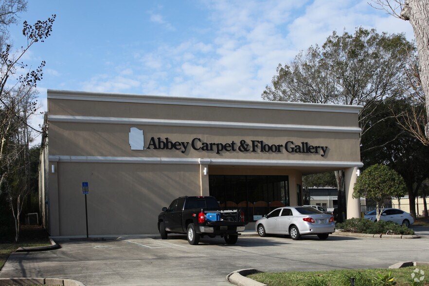 More Photos Of 8590 Philips Hwy, Jacksonville Freestanding For Lease