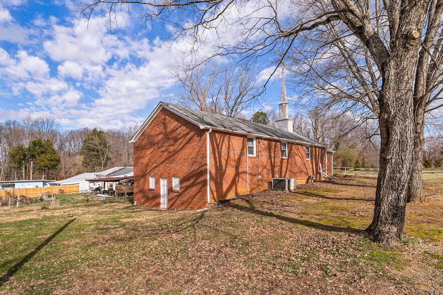 More Photos Of 219 Jackson Ave, Lexington Religious Facility For Sale