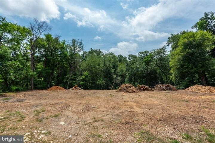 More Photos Of 19220 York Rd, Parkton Freestanding For Sale