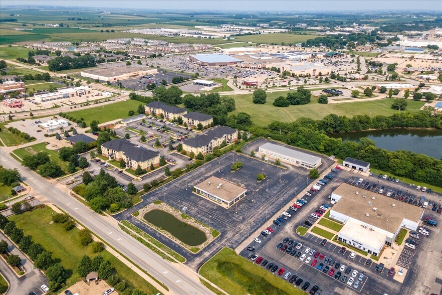 More Photos Of 1910-1912 Moreland Blvd, Champaign Auto Dealership For Sale