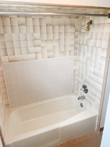 More Photos Of 1005 N Church Ave, Mulberry Medical For Lease