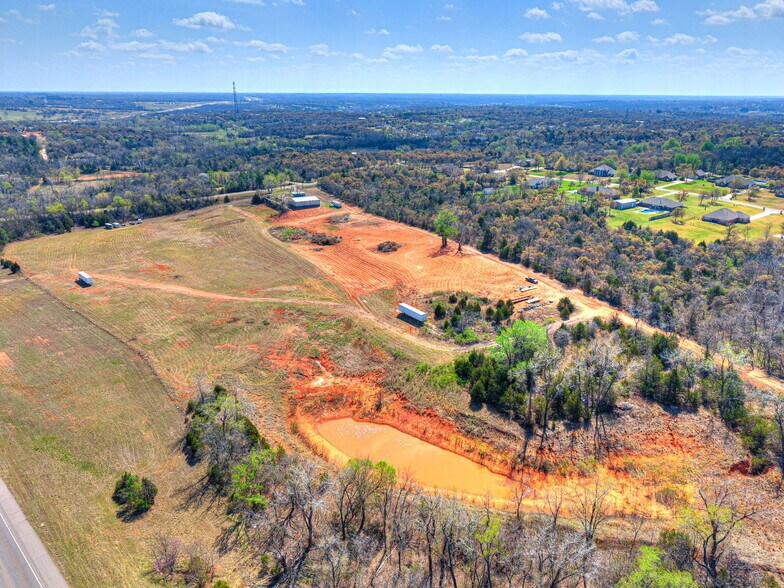More Photos Of 6625 S Hiwassee Rd, Oklahoma City Showroom For Sale
