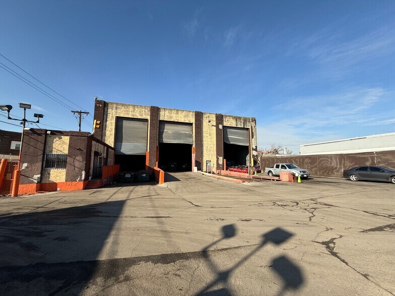 More Photos Of 217 Poinier St, Newark Service For Lease