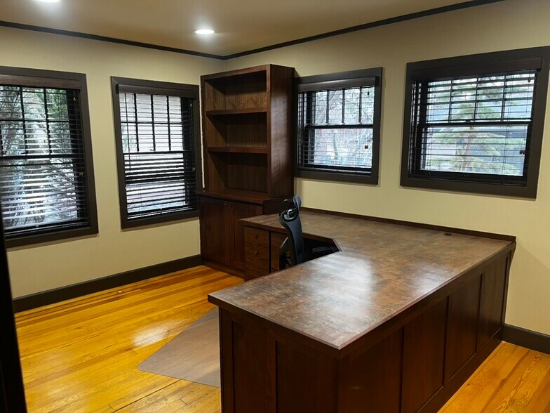 More Photos Of 725 NW Broadway St, Bend Office For Lease