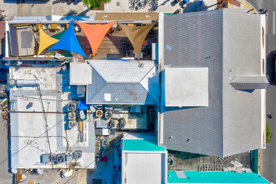 More Photos Of 135 Duval St, Key West Bar For Lease