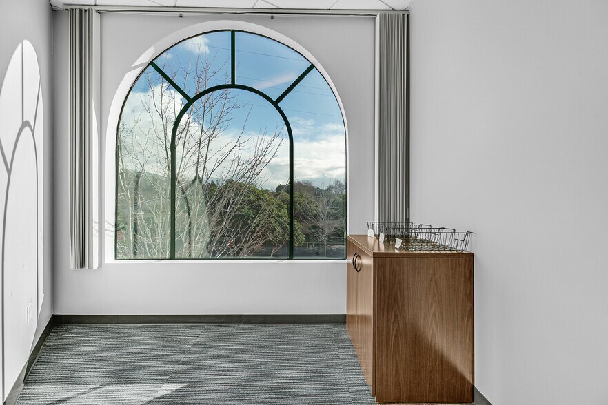 More Photos Of 41111 Mission Blvd, Fremont Office For Lease