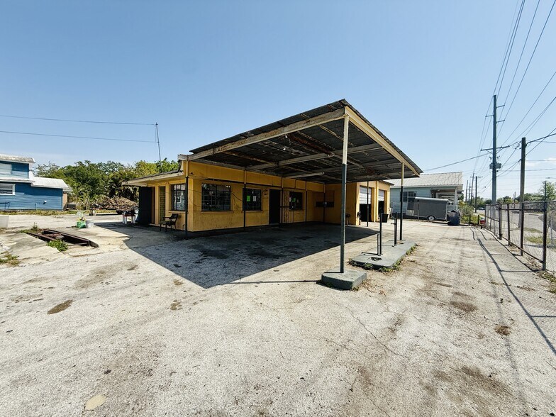 More Photos Of 3425 N 15th St, Tampa Auto Repair For Sale