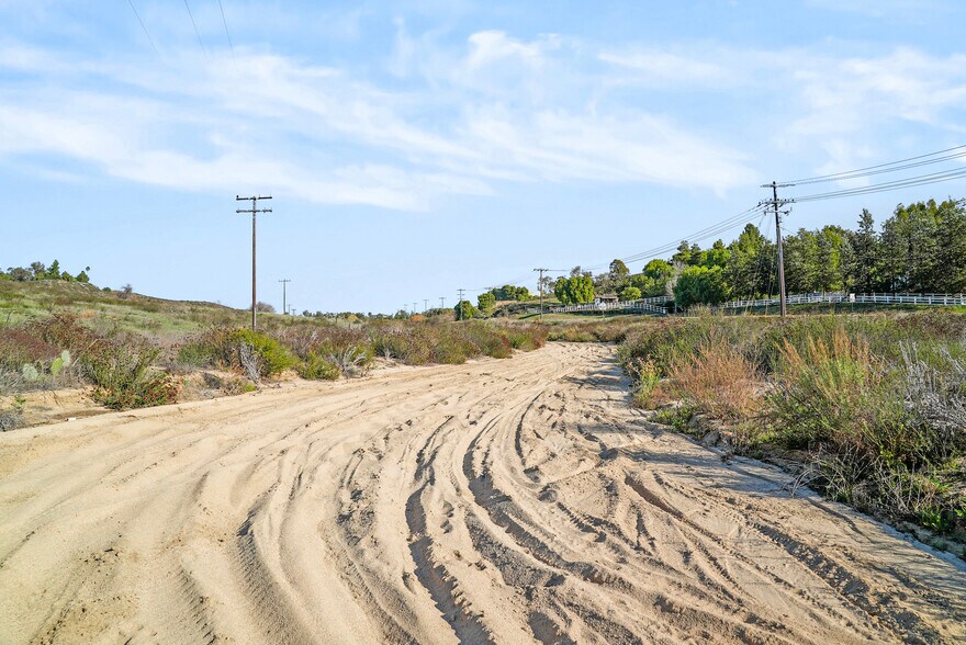 More Photos Of Anza Rd & Linda Rosea, Temecula Land For Sale