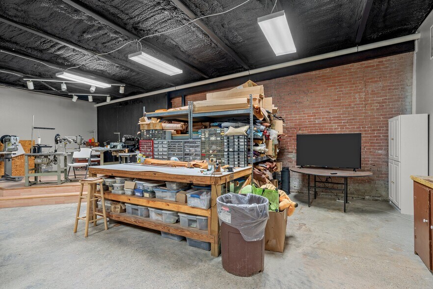 More Photos Of 219 Ave C, Rosebud General Retail For Sale