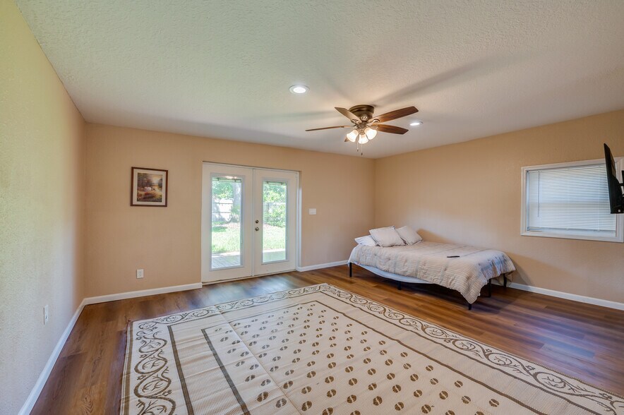 More Photos Of 116 Center St, Daytona Beach Office Residential For Sale