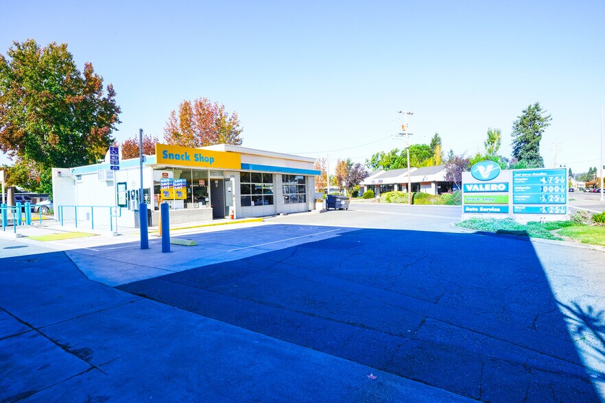 More Photos Of 1101 Yulupa Ave, Santa Rosa Service Station For Sale