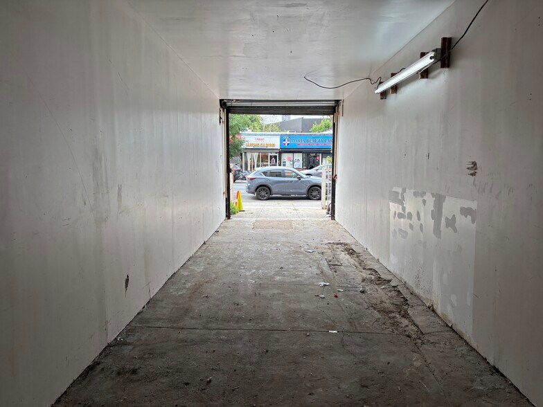 More Photos Of 2179 Clarendon Rd, Brooklyn Light Distribution For Sale