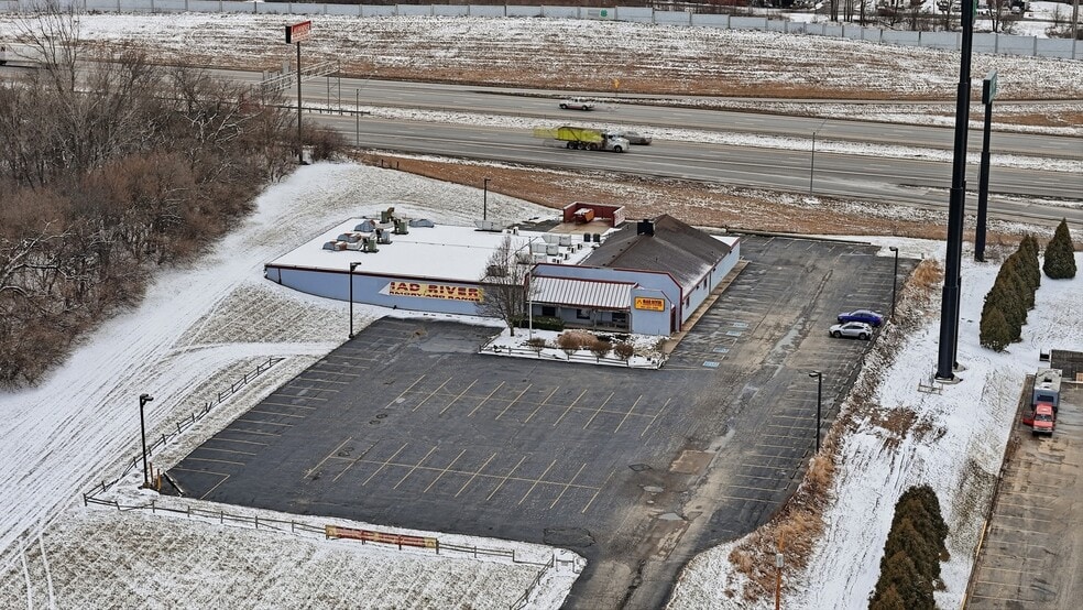 Primary Photo Of 309 E Leffel Ln, Springfield Freestanding For Sale