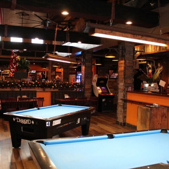 More Photos Of 213 E Main St, Carbondale Bar For Sale