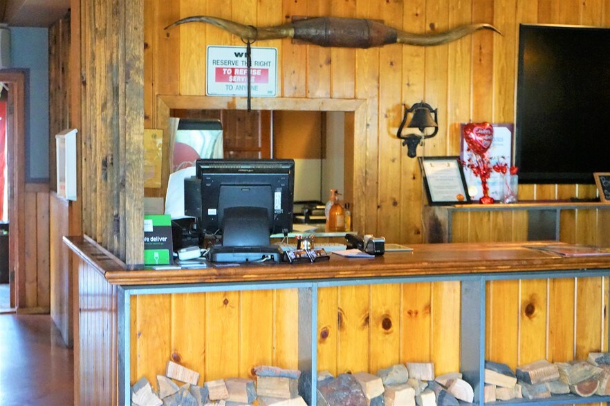 More Photos Of 23360 Lake Manor Dr, Chatsworth Restaurant For Sale