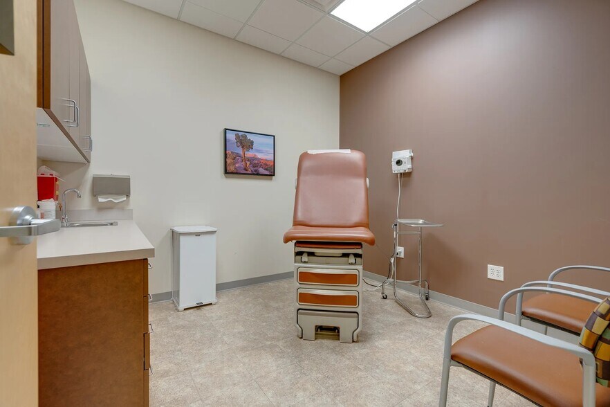 More Photos Of 2430 W Apache Trl, Apache Junction Freestanding For Sale