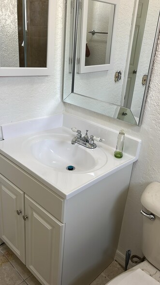 More Photos Of 1634 W 26th Ct, Riviera Beach Apartments For Sale