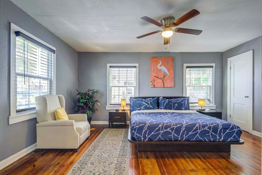 More Photos Of 1502 Market St, Galveston Hospitality For Sale