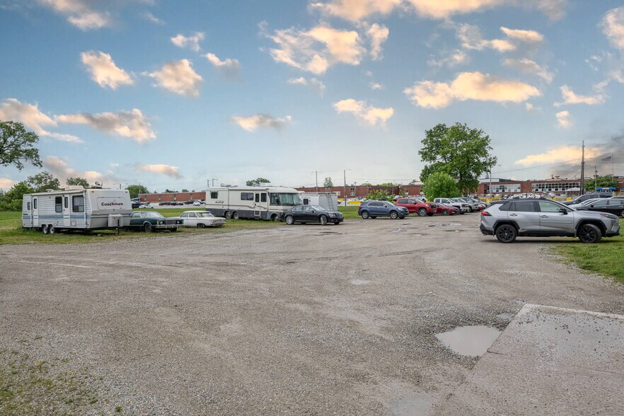 More Photos Of 1040 S Wayne St, Saint Marys Restaurant For Sale