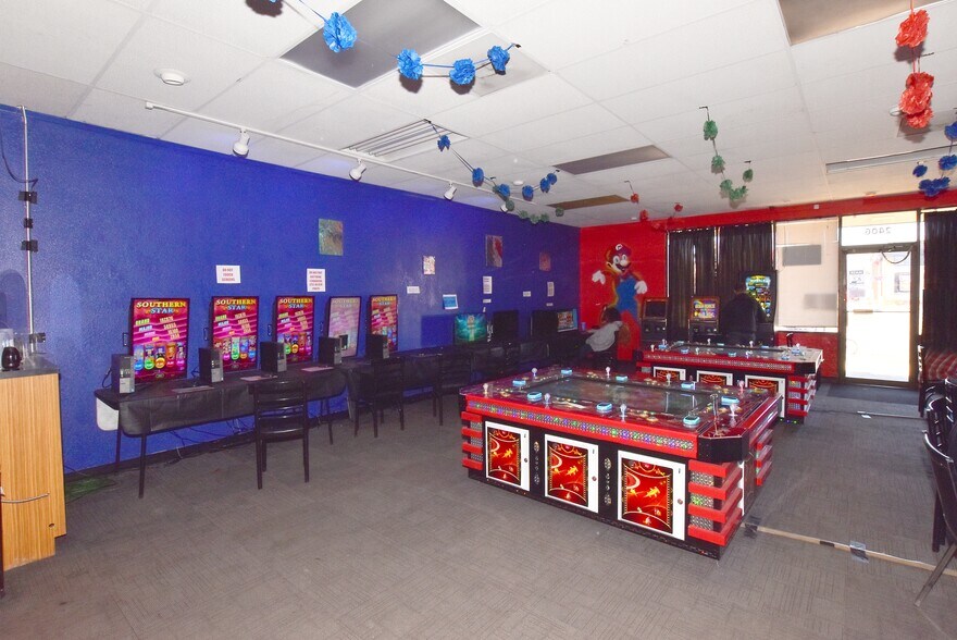 More Photos Of 2400-2408 8th Ave, Greeley Storefront Retail Office For Lease